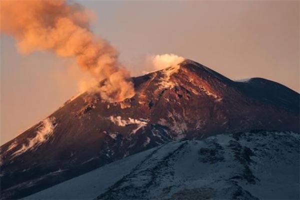 梦见火山爆发后你应该如何解读这一预兆